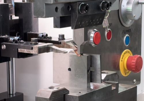 精密プレス加工　試作のベンダー加工