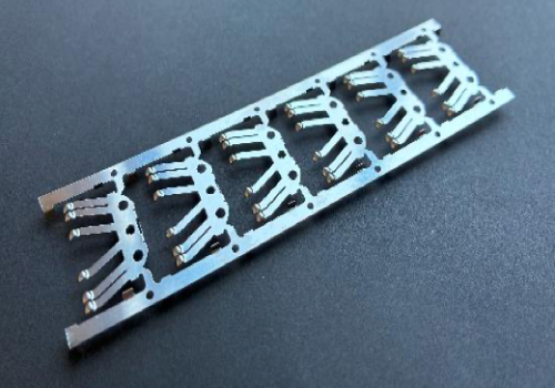 充電池用接点端子　車のエンジンスターター用