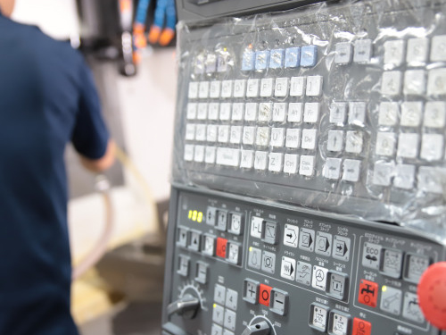 マシニングセンターによる精密プレス加工用金型の制作