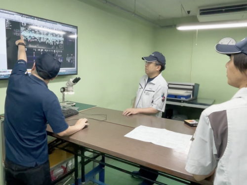 精密プレス加工用金型の金型設計会議